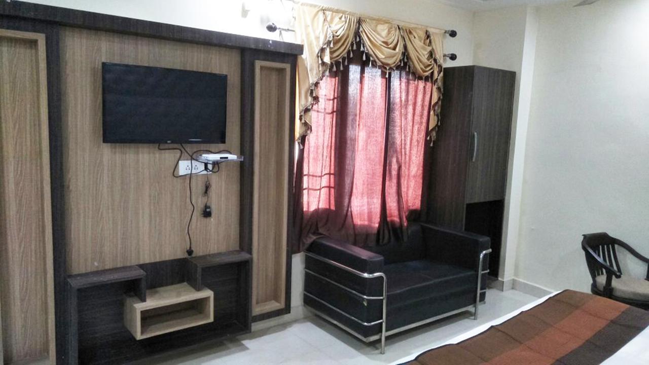 R.S Hotel & Restaurant Amritsar Bagian luar foto